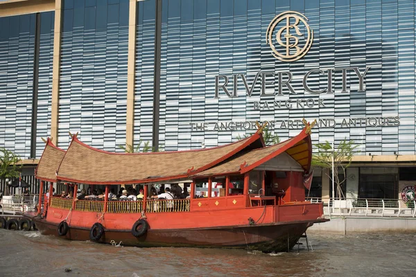 Ein Traditionelles Holzboot Vor Dem Einkaufszentrum Chao Phraya Fluss Der — Stockfoto