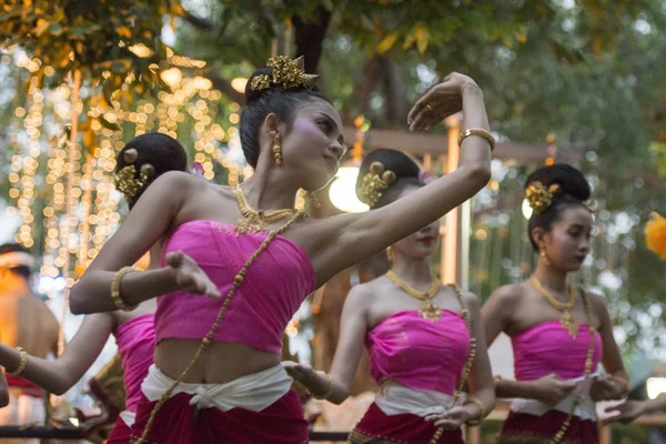 Danza Tradicional Tailandesa Festival Loy Krathong Fuerte Sumen Parque Santichaiparakan —  Fotos de Stock