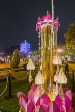 Fort Sumen Banglamphu Tayland Bangkok şehir Santichaiparakan Park'ta, Loy Krathong fener. Tayland, Bangkok, Kasım, 2017.