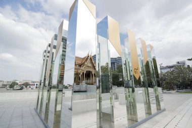 Kral Bhumipol Wang Lang Thonburi Tayland Bangkok şehir içinde Siriraj Hastanesi'nde Siriraj Bimukstan müzede Anıtı. Tayland, Bangkok, Kasım, 2017.