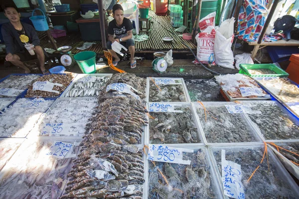 魚市場バンセン Provinz チョンブリの近くアン シラの町で チョンブリ 2017 — ストック写真