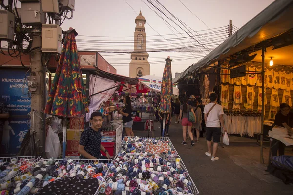 Αγορά Σαββατοκύριακου Chatuchak Βράδυ Της Πόλης Της Μπανγκόκ Στην Ταϊλάνδη — Φωτογραφία Αρχείου