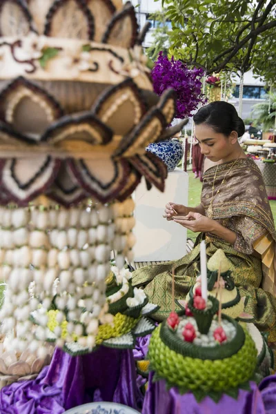 Traditioal Hand Made Loy Krathong Lanterns Candles Market Santichaiparakan Park — Stock Photo, Image