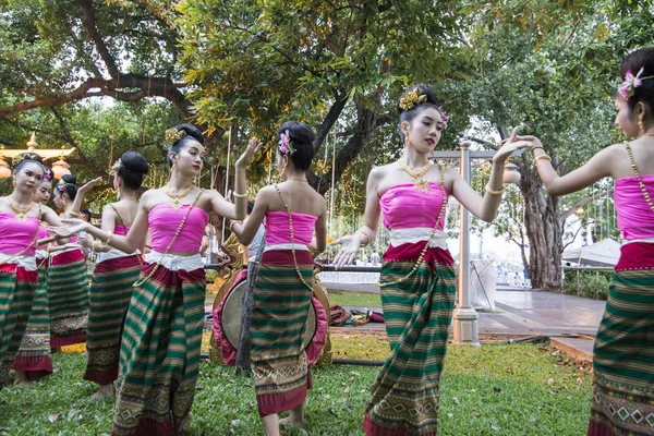 Tradizionale Danza Tailandese Festival Loy Krathong Forte Sumen Parco Santichaiparakan — Foto Stock