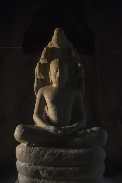 Rzeźba Król Dżajawarman Francuski Ruinach Świątyni Khmer Phimai Historycznego Parku — Zdjęcie stockowe
