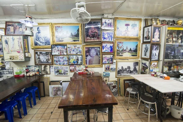 摄影师 Pornsak Sakdaenprai Phimai 镇的咖啡馆里 在泰国的 Provinz 空叻差 Phimai 2017年11月 — 图库照片