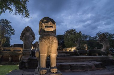 Khmer Tapınağı kalıntıları Provinz Nakhon Ratchasima Tayland Isan içinde Phimai şehir içinde Phimai Festivali'nde Phimai tarihi park. Tayland, Phimai, Kasım, 2017