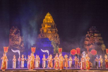 ses ve ışık gösterisi Khmer Tapınağı kalıntıları Provinz Nakhon Ratchasima Tayland Isan içinde Phimai Phimai Festivali. Tayland, Phimai, Kasım, 2017