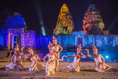 ses ve ışık gösterisi Khmer Tapınağı kalıntıları Provinz Nakhon Ratchasima Tayland Isan içinde Phimai Phimai Festivali. Tayland, Phimai, Kasım, 2017