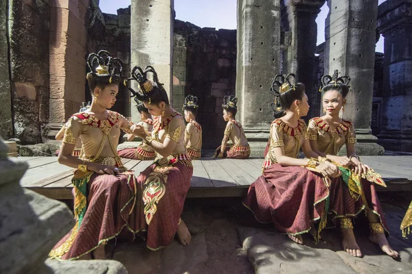 Vestimenta Tradicional Chicas Danza Jemer Las Ruinas Del Templo Jemer — Foto de Stock