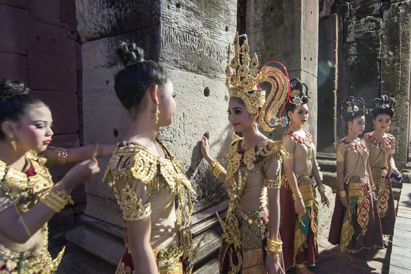 Vestido Tradicional Khmer Dança Meninas Templo Khmer Ruínas Festival Phimai — Fotografia de Stock