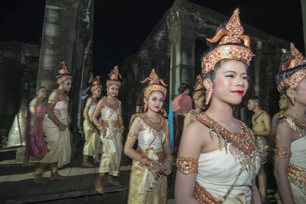 Tradisjonelle Khmerdansejenter Khmer Temple Ruins Phimai Festivalen Phimai Provinsen Nakhon – stockfoto