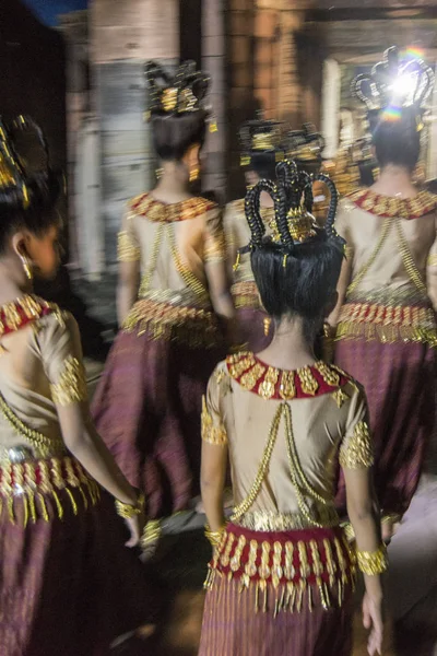 Tradycyjny Strój Khmerów Taniec Dziewcząt Ruinach Świątyni Khmer Phimai Festival — Zdjęcie stockowe