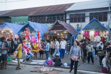streetmarket Provinz Nakhon Ratchasima Tayland Isan içinde Phimai şehir içinde Phimai Festivali'nde. Tayland, Phimai, Kasım, 2017.