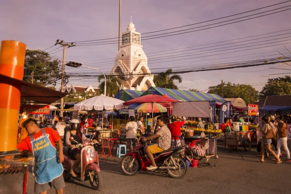 钟楼与 Streetmarket Phimai Phimai Provinz 空叻差在泰国 Phimai 2017年11月 — 图库照片
