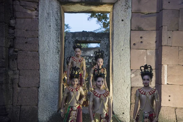 Vestido Tradicional Khmer Dança Meninas Templo Khmer Ruínas Festival Phimai — Fotografia de Stock