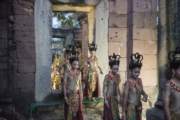 Kroji Khmer Taneční Dívky Khmerského Chrámu Ruiny Phimai Festivalu Phimai — Stock fotografie