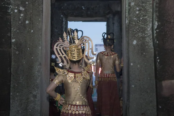 Vestimenta Tradicional Chicas Danza Jemer Las Ruinas Del Templo Jemer — Foto de Stock