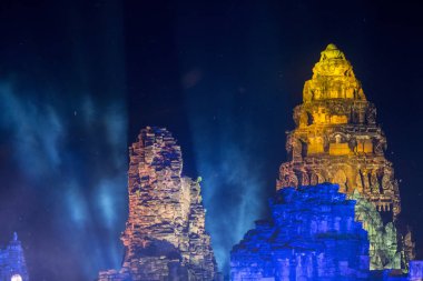 ses ve ışık gösterisi Khmer Tapınağı kalıntıları Provinz Nakhon Ratchasima Tayland Isan içinde Phimai Phimai Festivali. Tayland, Phimai, Kasım, 2017