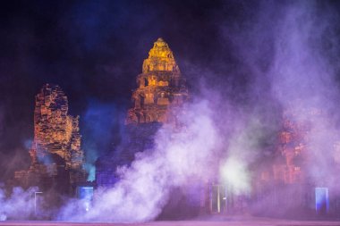ses ve ışık gösterisi Khmer Tapınağı kalıntıları Provinz Nakhon Ratchasima Tayland Isan içinde Phimai Phimai Festivali. Tayland, Phimai, Kasım, 2017