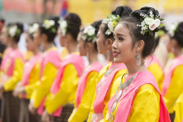 Tradizionale Danza Thai Alla Tradizionale Longboat Race Presso Fiume Mun — Foto Stock