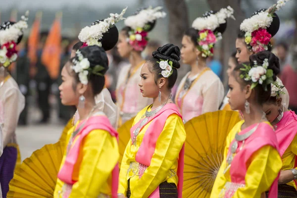 Tradizionale Danza Thai Alla Tradizionale Longboat Race Presso Fiume Mun — Foto Stock