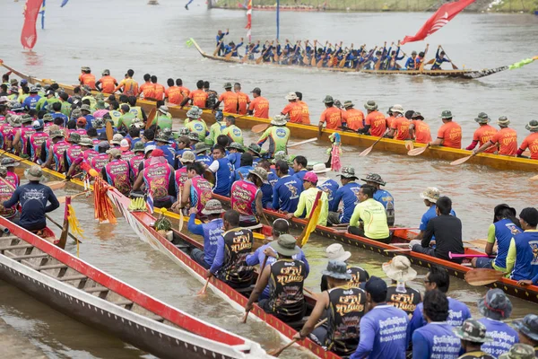 Tradicional Carrera Longboat Río Mun Ciudad Satuek Norte Ciudad Buri —  Fotos de Stock