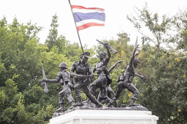 ラオの 記念碑で 町の非ディンデーン ブリーラム県市東北タイのイーサーンのブリラム県で南では ブリラム 2017 — ストック写真