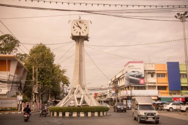 Saat Kulesi Buriram kuzeydoğu Tayland Isan Buri Ram il, şehir merkezinde. Tayland, Buriram, Kasım, 2017.