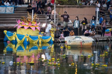 Buriram şehir Isan kuzeydoğu Tayland Buri Ram il Loy Krathong Festivali. Tayland, Buriram, Kasım, 2017.