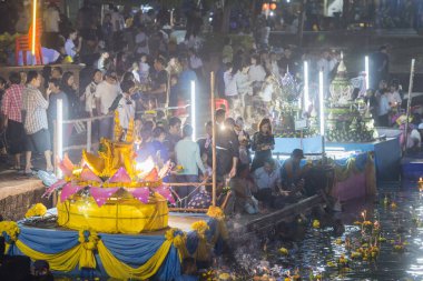 Buriram şehir Isan kuzeydoğu Tayland Buri Ram il Loy Krathong Festivali. Tayland, Buriram, Kasım, 2017.