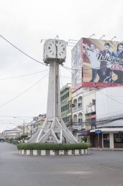Saat Kulesi Buriram kuzeydoğu Tayland Isan Buri Ram il, şehir merkezinde. Tayland, Buriram, Kasım, 2017.