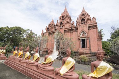 Buriram şehir Isan kuzeydoğu Tayland Buri Ram eyaletinin güneyinde Wat khao Angkhan. Tayland, Buriram, Kasım, 2017.