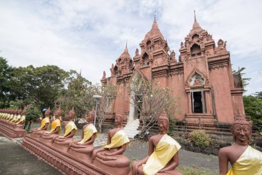 Buriram şehir Isan kuzeydoğu Tayland Buri Ram eyaletinin güneyinde Wat khao Angkhan. Tayland, Buriram, Kasım, 2017.