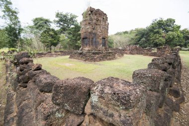 Prasat Wat Kok Ngew, Köyü, Sigara Suwan Buriram şehir Isan kuzeydoğu Tayland Buri Ram eyaletinin güneyinde. Tayland, Buriram, Kasım, 2017.