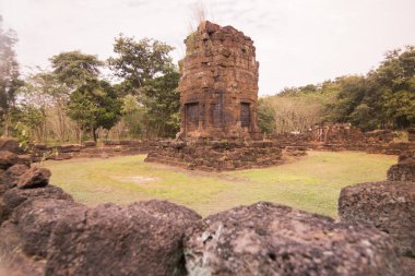 Prasat Wat Kok Ngew, Köyü, Sigara Suwan Buriram şehir Isan kuzeydoğu Tayland Buri Ram eyaletinin güneyinde. Tayland, Buriram, Kasım, 2017.