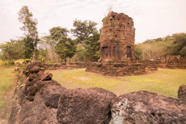 Prasat Wat Kok Ngew, Köyü, Sigara Suwan Buriram şehir Isan kuzeydoğu Tayland Buri Ram eyaletinin güneyinde. Tayland, Buriram, Kasım, 2017.