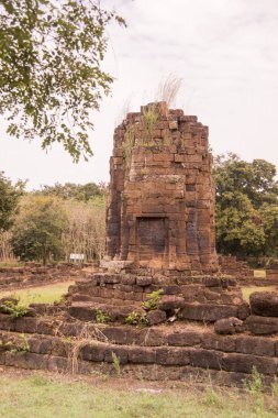 Prasat Wat Kok Ngew, Köyü, Sigara Suwan Buriram şehir Isan kuzeydoğu Tayland Buri Ram eyaletinin güneyinde. Tayland, Buriram, Kasım, 2017.