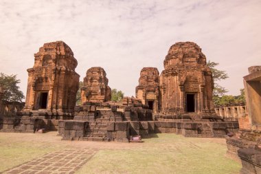 khmer Prasat Muang Tam bir kuzeydoğu Tayland Buri Ram il Tapınağı kalıntıları. Tayland, Buriram, Kasım, 2017.