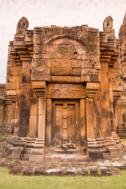khmer Phanom basamak Historical Park Isan kuzeydoğu Tayland Buri Ram il Tapınağı kalıntıları. Tayland, Buriram, Kasım, 2017.
