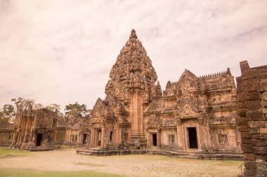 khmer Phanom basamak Historical Park Isan kuzeydoğu Tayland Buri Ram il Tapınağı kalıntıları. Tayland, Buriram, Kasım, 2017.