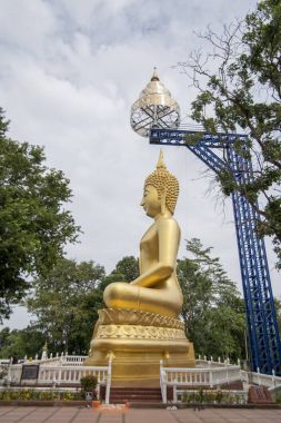 Buriram şehir Isan kuzeydoğu Tayland Buri Ram il yakınındaki Wat suphatbophit Buda. Tayland, Buriram, Kasım, 2017.