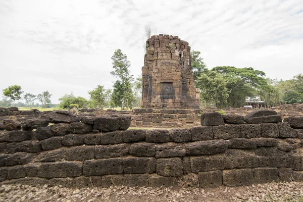 Prasat Wat Kok Ngew, Köyü, Sigara Suwan Buriram şehir Isan kuzeydoğu Tayland Buri Ram eyaletinin güneyinde. Tayland, Buriram, Kasım, 2017.