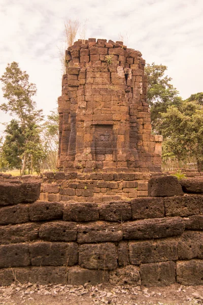 Prasat Wat Kok Ngew, Köyü, Sigara Suwan Buriram şehir Isan kuzeydoğu Tayland Buri Ram eyaletinin güneyinde. Tayland, Buriram, Kasım, 2017.