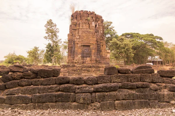 Prasat Wat Kok Ngew, Köyü, Sigara Suwan Buriram şehir Isan kuzeydoğu Tayland Buri Ram eyaletinin güneyinde. Tayland, Buriram, Kasım, 2017.