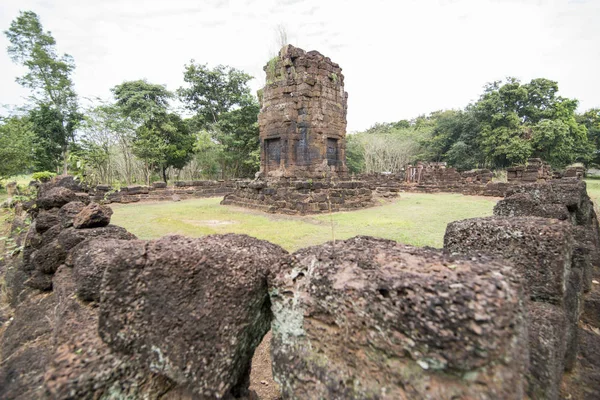 Prasat Wat Kok Ngew, Köyü, Sigara Suwan Buriram şehir Isan kuzeydoğu Tayland Buri Ram eyaletinin güneyinde. Tayland, Buriram, Kasım, 2017.
