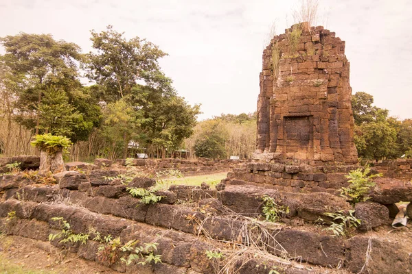Prasat Wat Kok Ngew, Köyü, Sigara Suwan Buriram şehir Isan kuzeydoğu Tayland Buri Ram eyaletinin güneyinde. Tayland, Buriram, Kasım, 2017.
