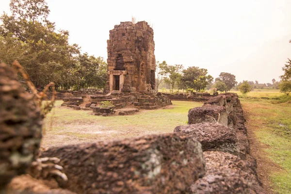 Prasat Wat Kok Ngew, Köyü, Sigara Suwan Buriram şehir Isan kuzeydoğu Tayland Buri Ram eyaletinin güneyinde. Tayland, Buriram, Kasım, 2017.