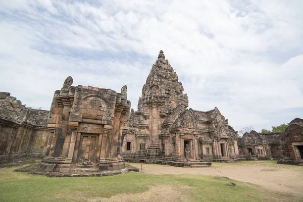 khmer Phanom basamak Historical Park Isan kuzeydoğu Tayland Buri Ram il Tapınağı kalıntıları. Tayland, Buriram, Kasım, 2017.