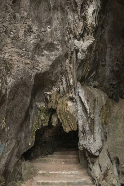 Grotta Wat Tham Pla Grotta Delle Scimmie Vicino Alla Città — Foto Stock